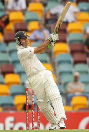 3rd fastest to 4000 runs as captain