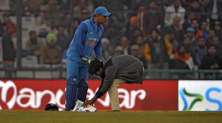 dhoni fans