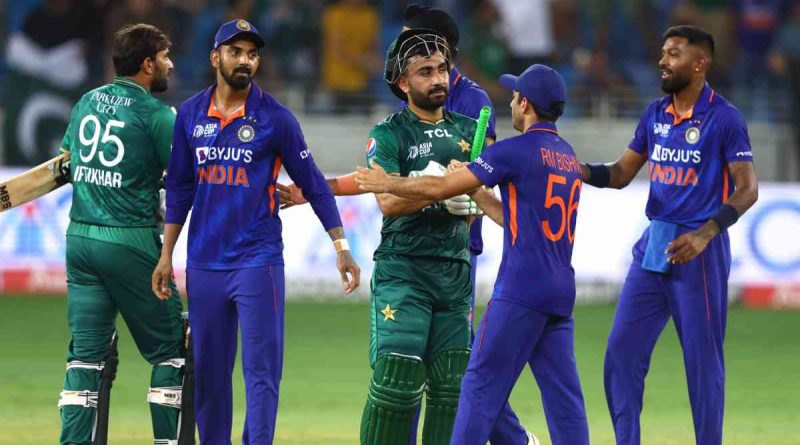 indian team players with pakistan team players