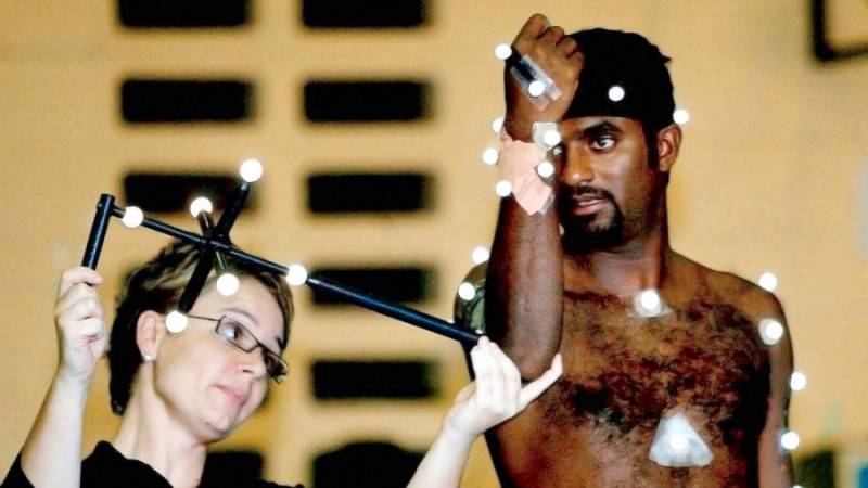 Muttiah Muralitharan during the biomechanics test in 2004