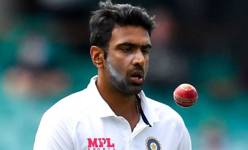 Ravichandran Ashwin with SG ball